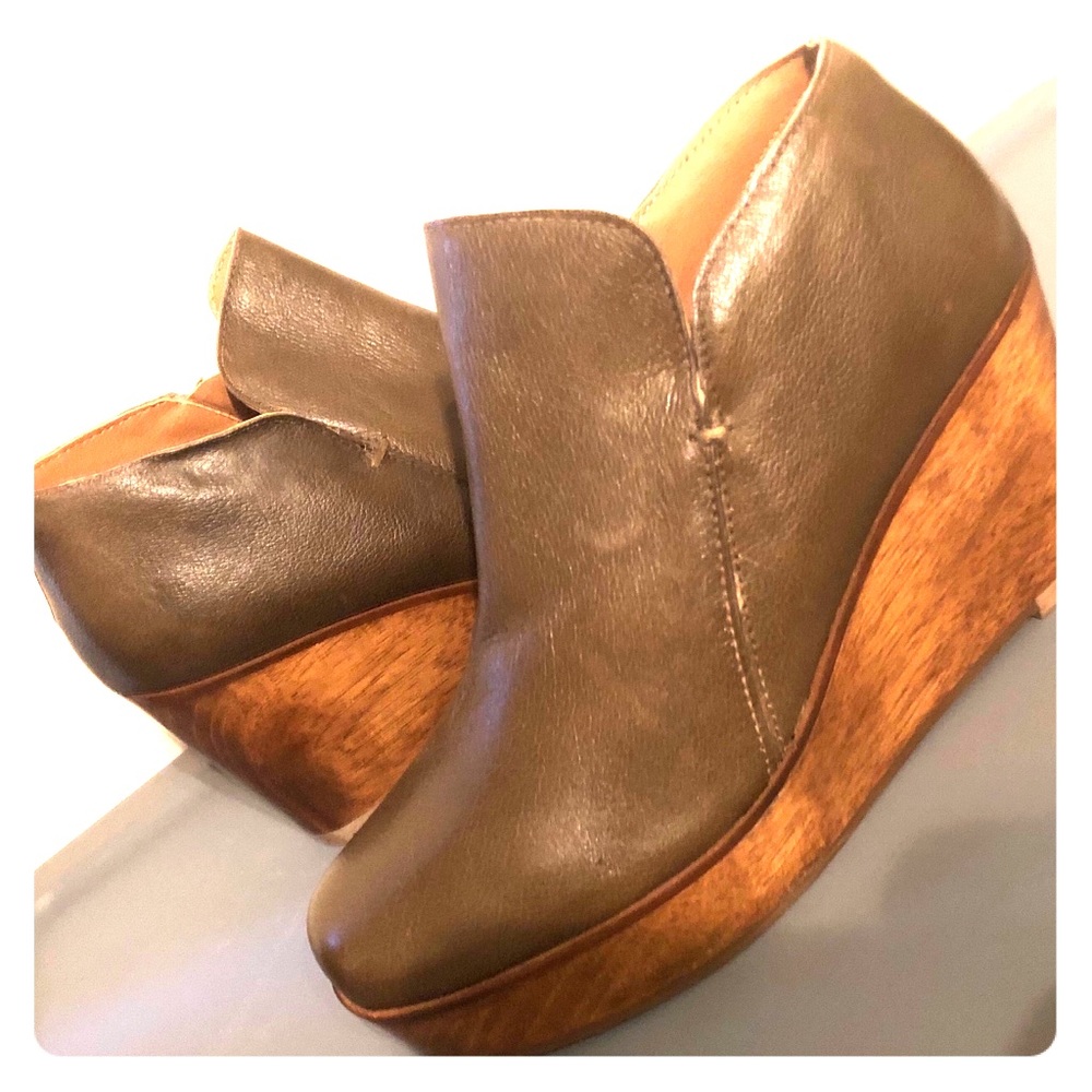 Ladies Leather Stacks